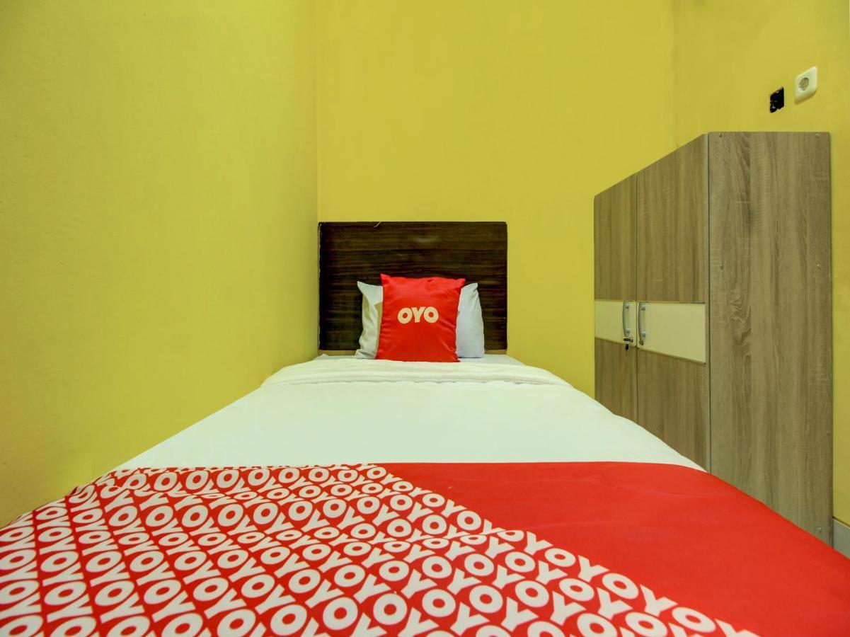 Super Oyo 90224 Palembang Residence Eksteriør billede